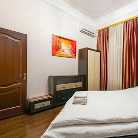 קייב Apartment Mala Zhytomyrska 16 מראה חיצוני תמונה