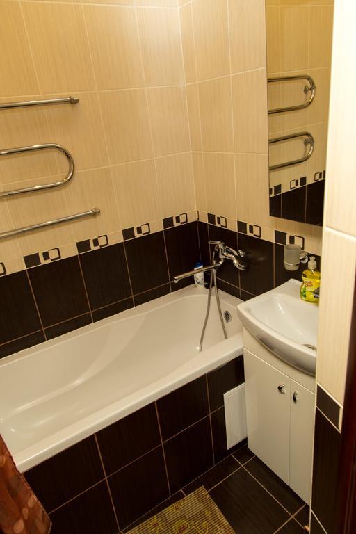 קייב Apartment Mala Zhytomyrska 16 מראה חיצוני תמונה