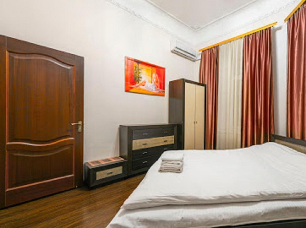 קייב Apartment Mala Zhytomyrska 16 מראה חיצוני תמונה
